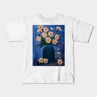 Daisy's in turquoise glass vase Kids T-Shirt